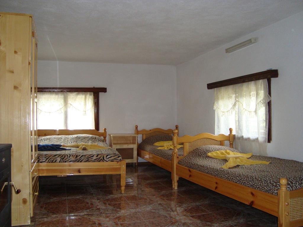 Kuma Lissa Guest House Kozhari Camera foto
