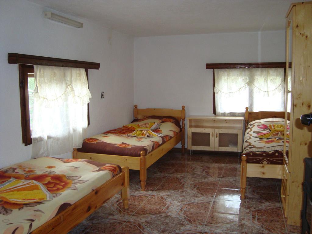 Kuma Lissa Guest House Kozhari Camera foto